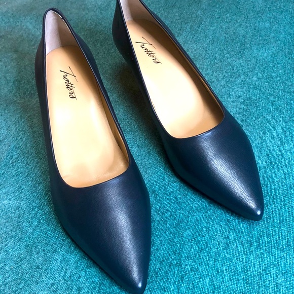 Navy Blue Pumps - Picture 1 of 4